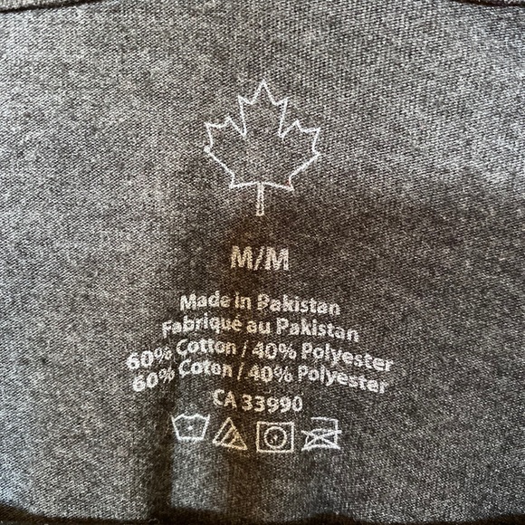 NWOT. Canada t-shirt - Picture 3 of 5